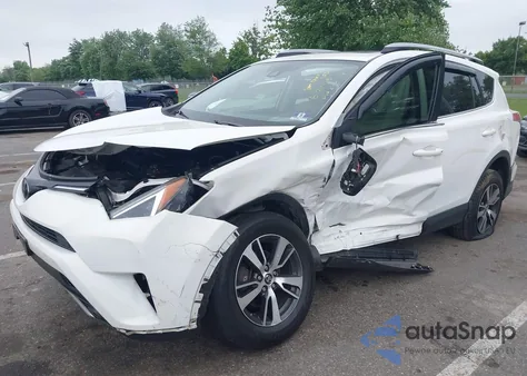 2017 Toyota Rav4 Xle z USA, uszkodzony, nr VIN JTMRFREV7HD207181